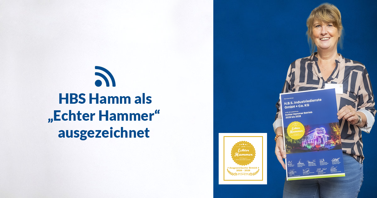 Susanne Strothmüller nimmt die Urkunde "Echter Hammer Betrieb" entgegen